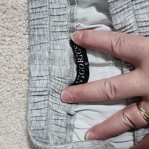 Vigorics Exercise Shorts & Hoodie Set, Women's Small, Gray. Shirred/gathere arms - Picture 5 of 11